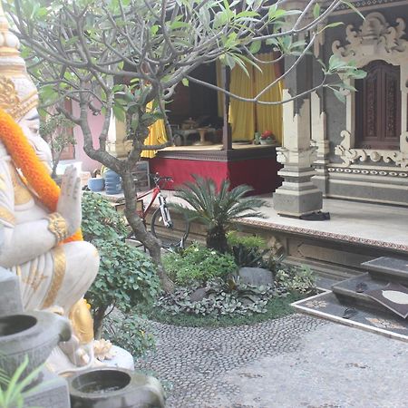 Silvy Guesthouse Canggu Екстериор снимка