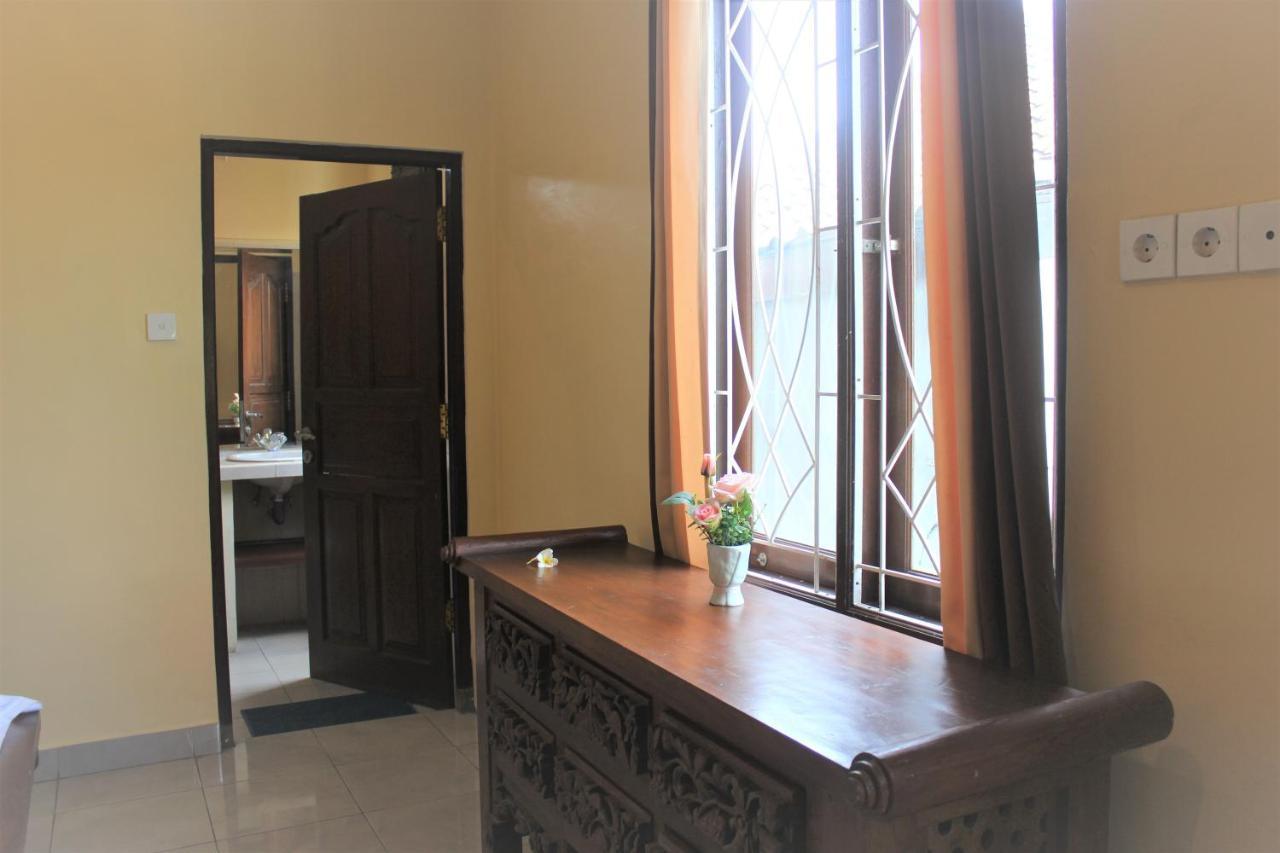 Silvy Guesthouse Canggu Екстериор снимка
