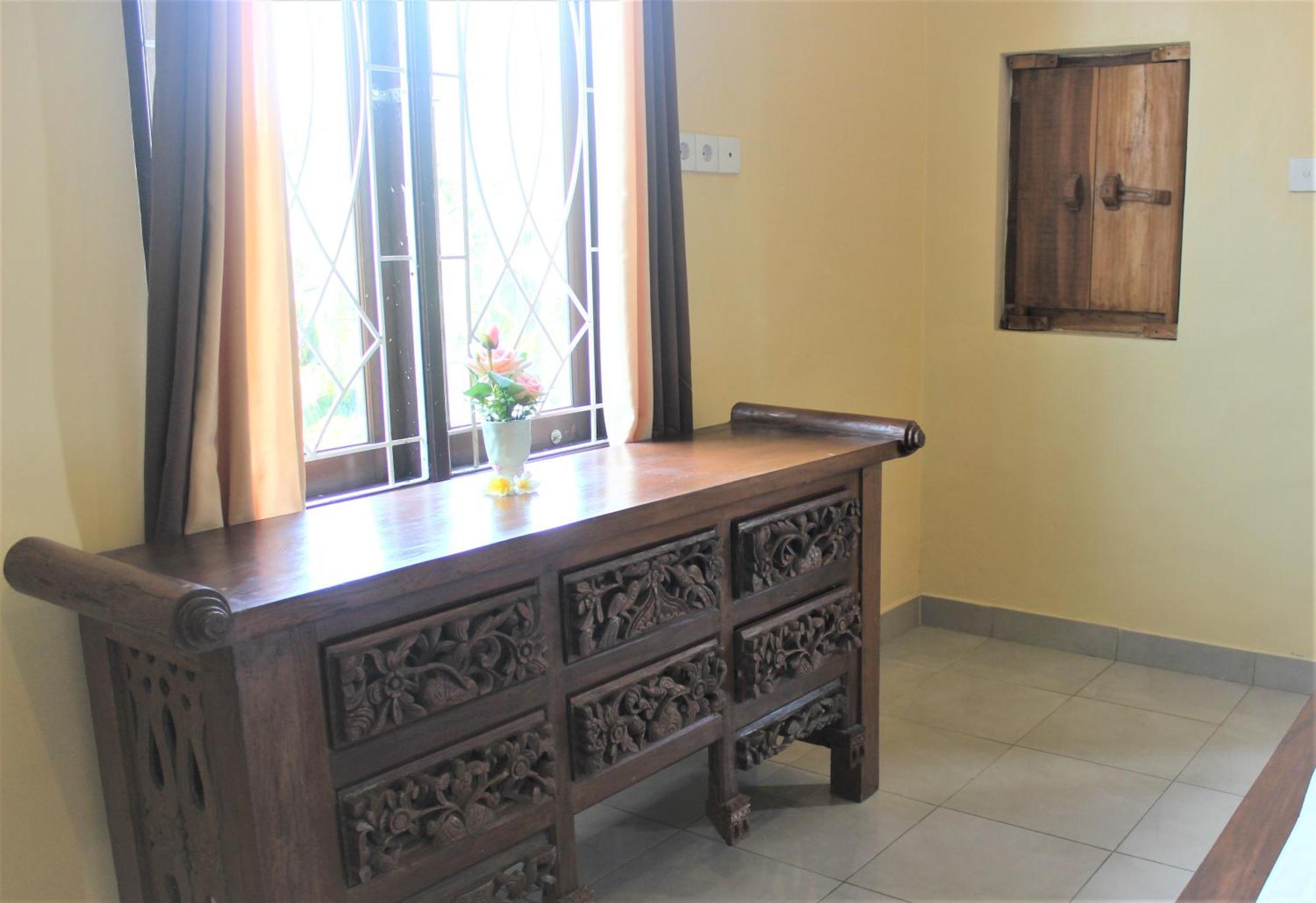 Silvy Guesthouse Canggu Екстериор снимка