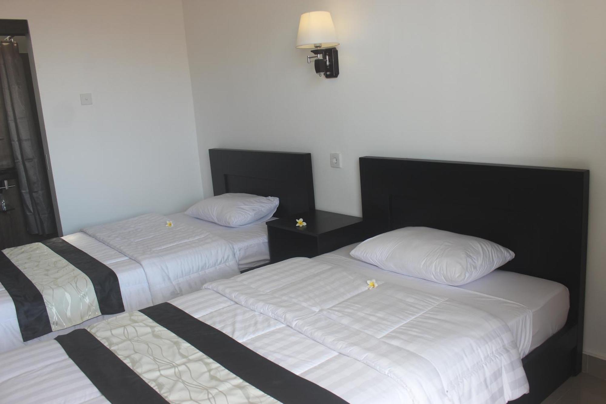 Silvy Guesthouse Canggu Екстериор снимка