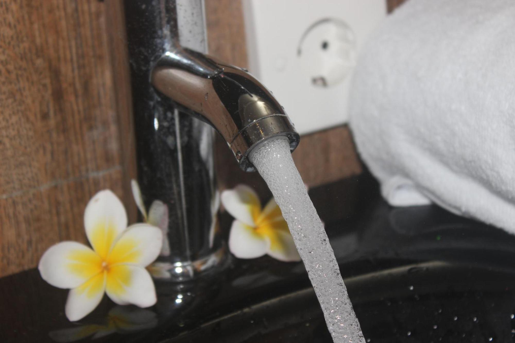 Silvy Guesthouse Canggu Екстериор снимка