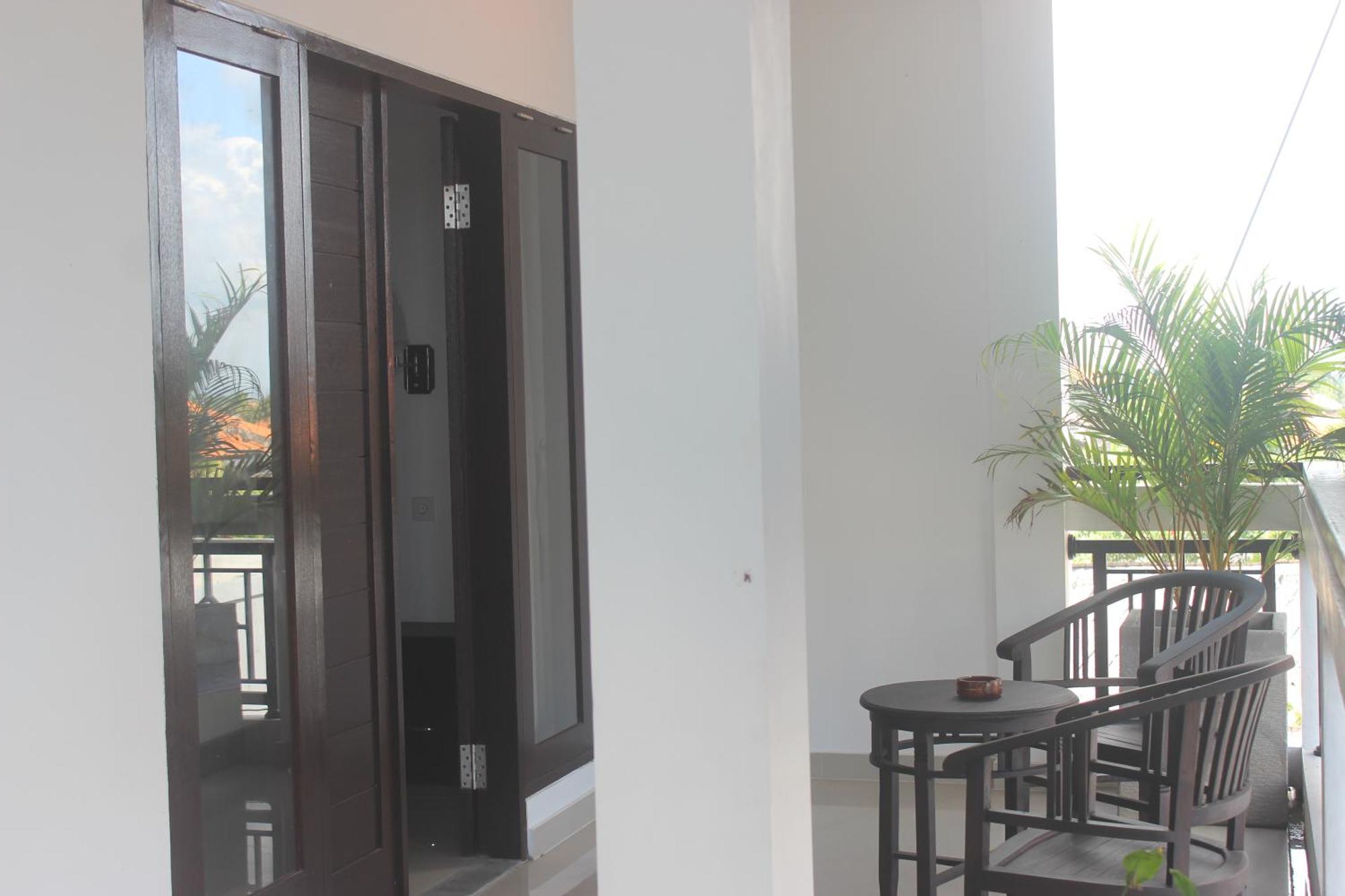 Silvy Guesthouse Canggu Екстериор снимка